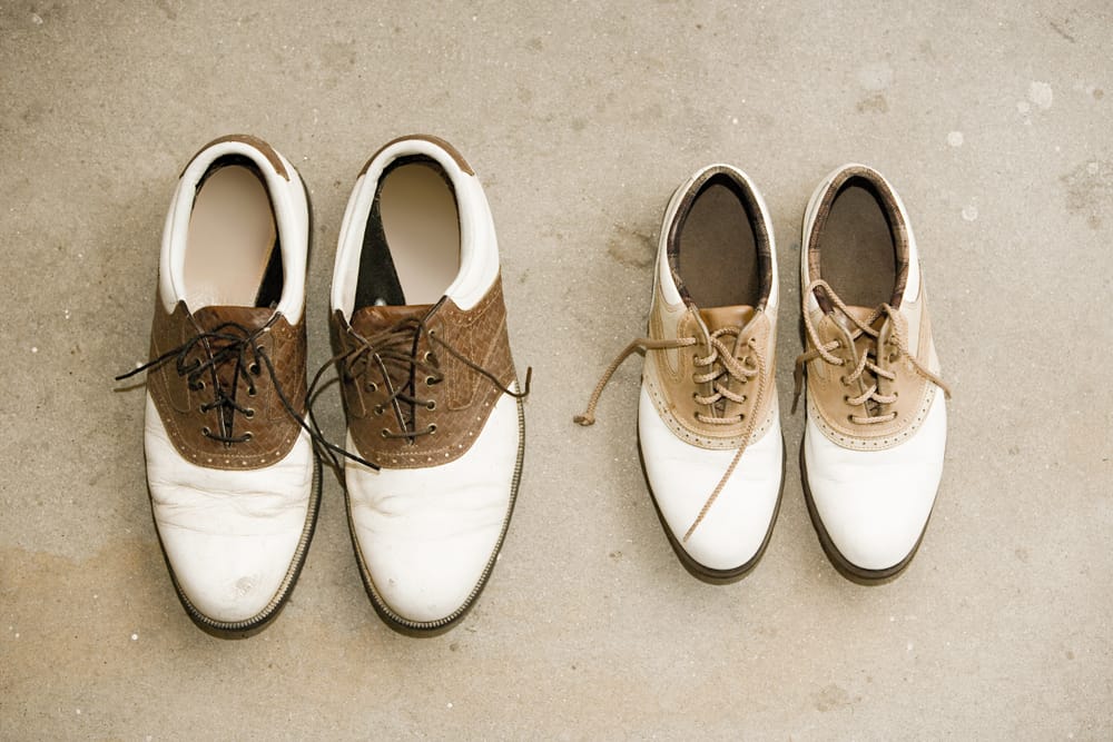 ゴルフ場で必要な靴は2種類ある