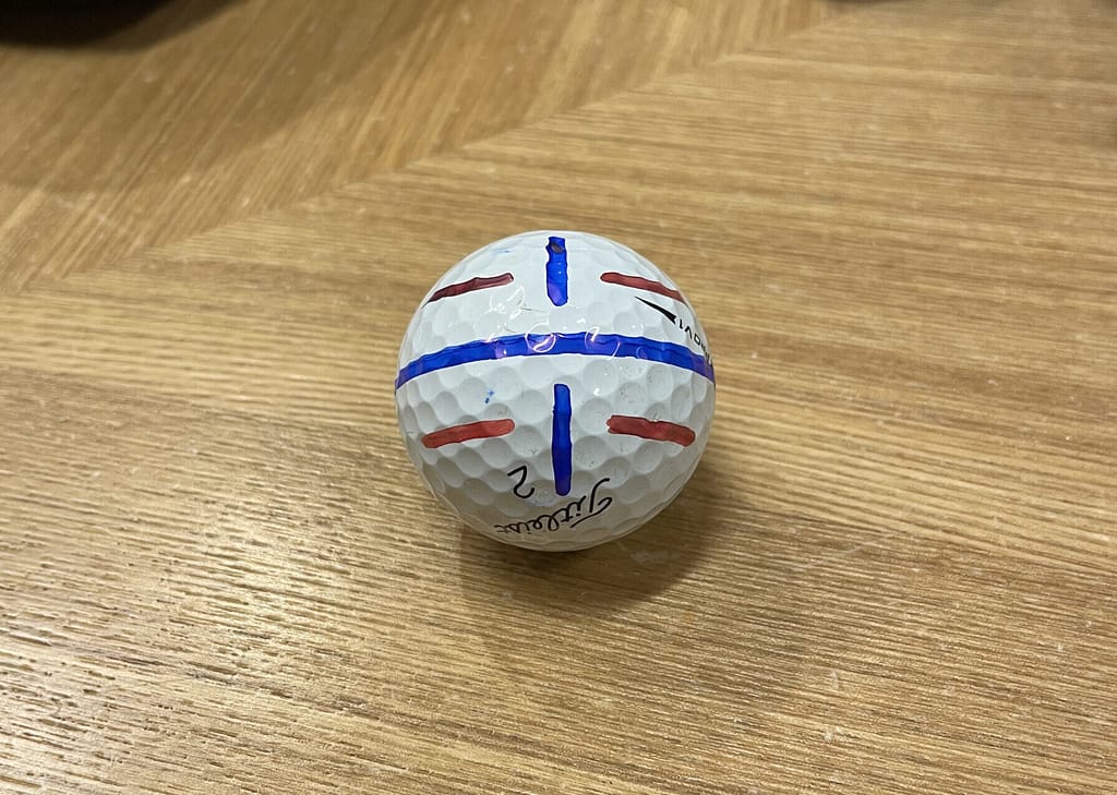 メインの線に平行に複数の線を引く以下のようなデザイン